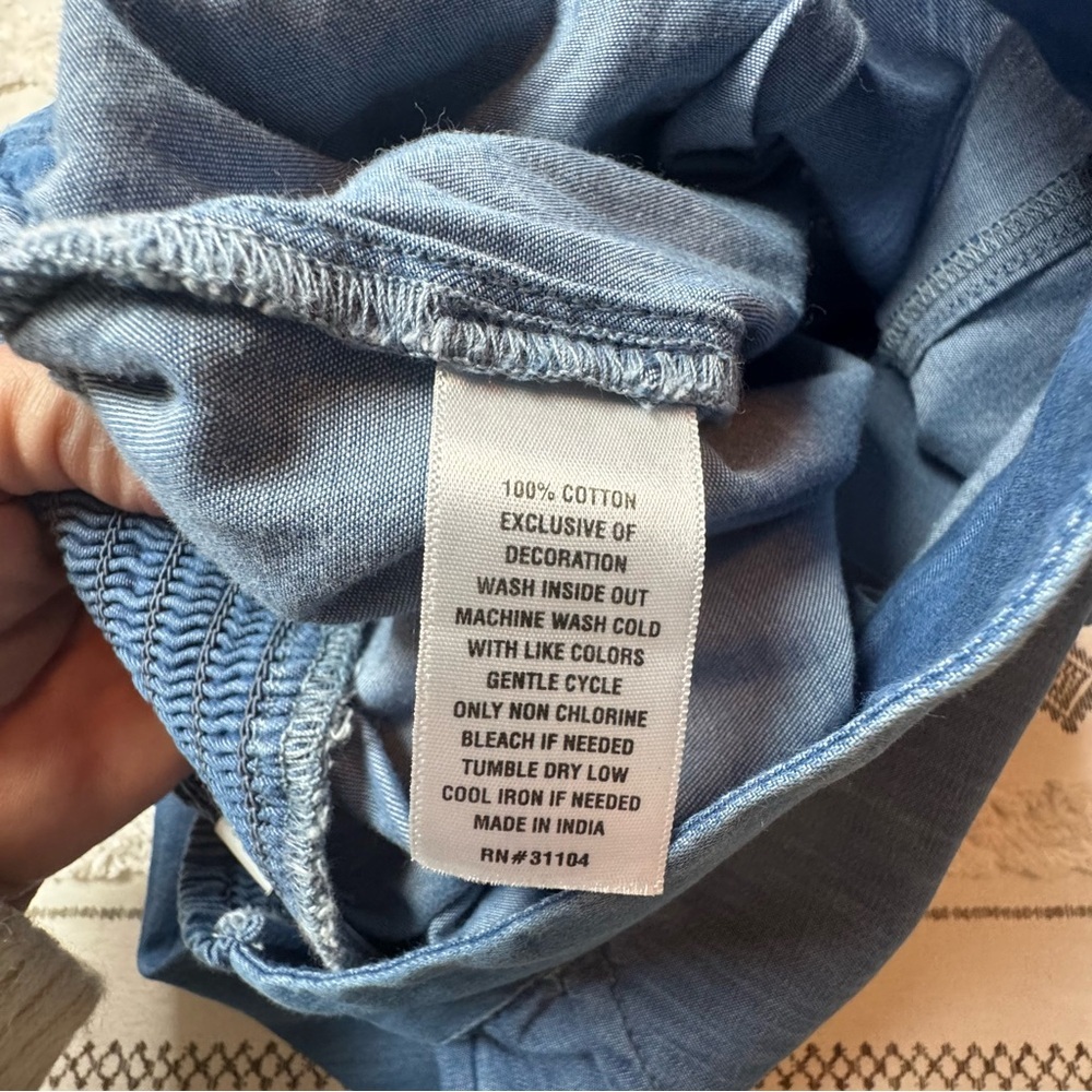 Crown & Ivy Blue Chambray Women's Top and Short Set Size Small - Picture 9 of 10
